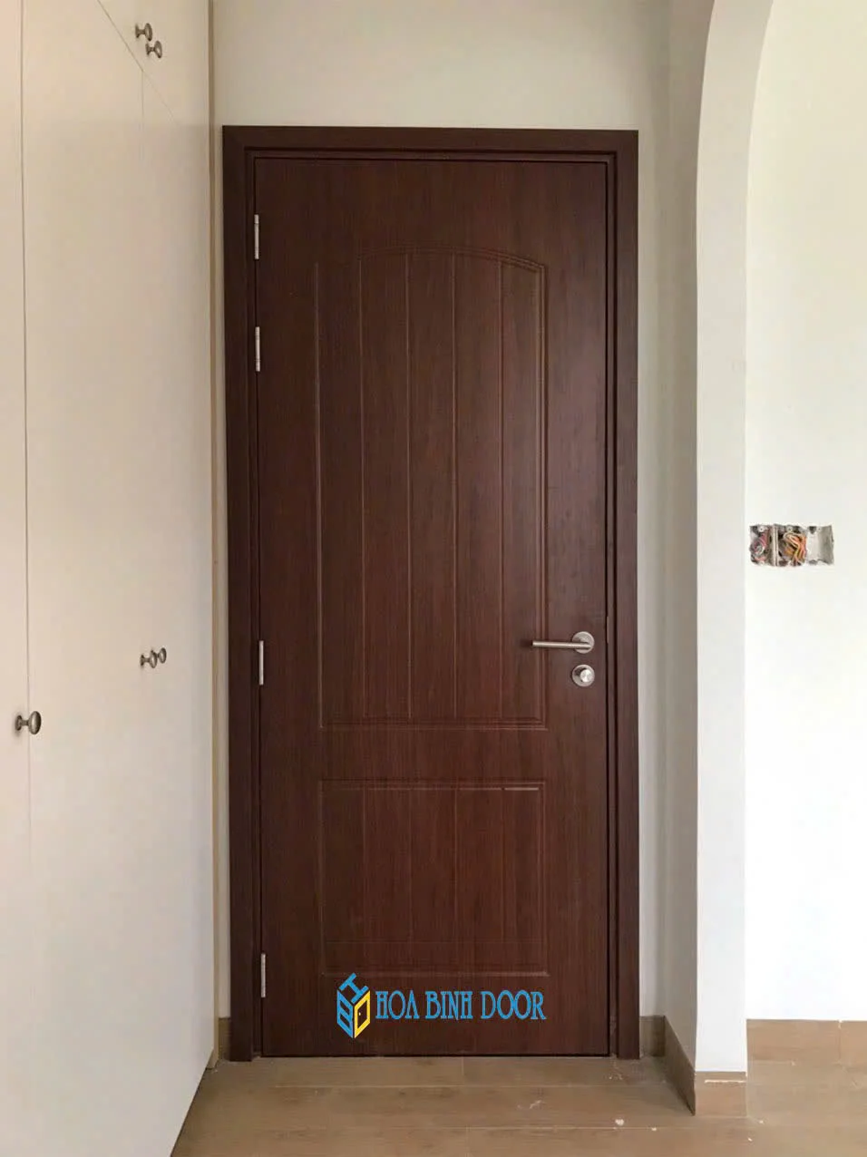 Thi Công Cửa Nhựa Composite Tại Bình Chánh – Miễn Phí Vận Chuyển
