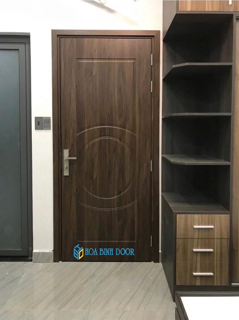 Thi Công Cửa Nhựa Composite Tại Bình Chánh – Miễn Phí Vận Chuyển