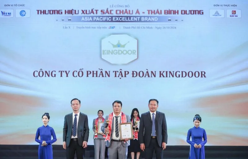 Cửa vòm nhựa composite tại Quận 7