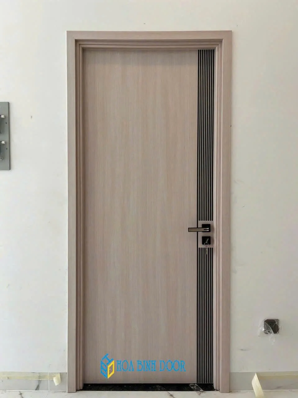Giá cửa nhựa composite tại Bình Tân - Cập nhật mới nhất hiện nay