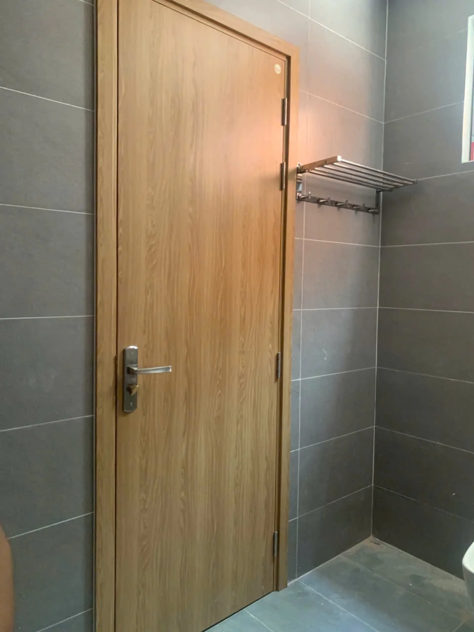 Giá cửa nhựa Composite tại phường Phú Nhuận