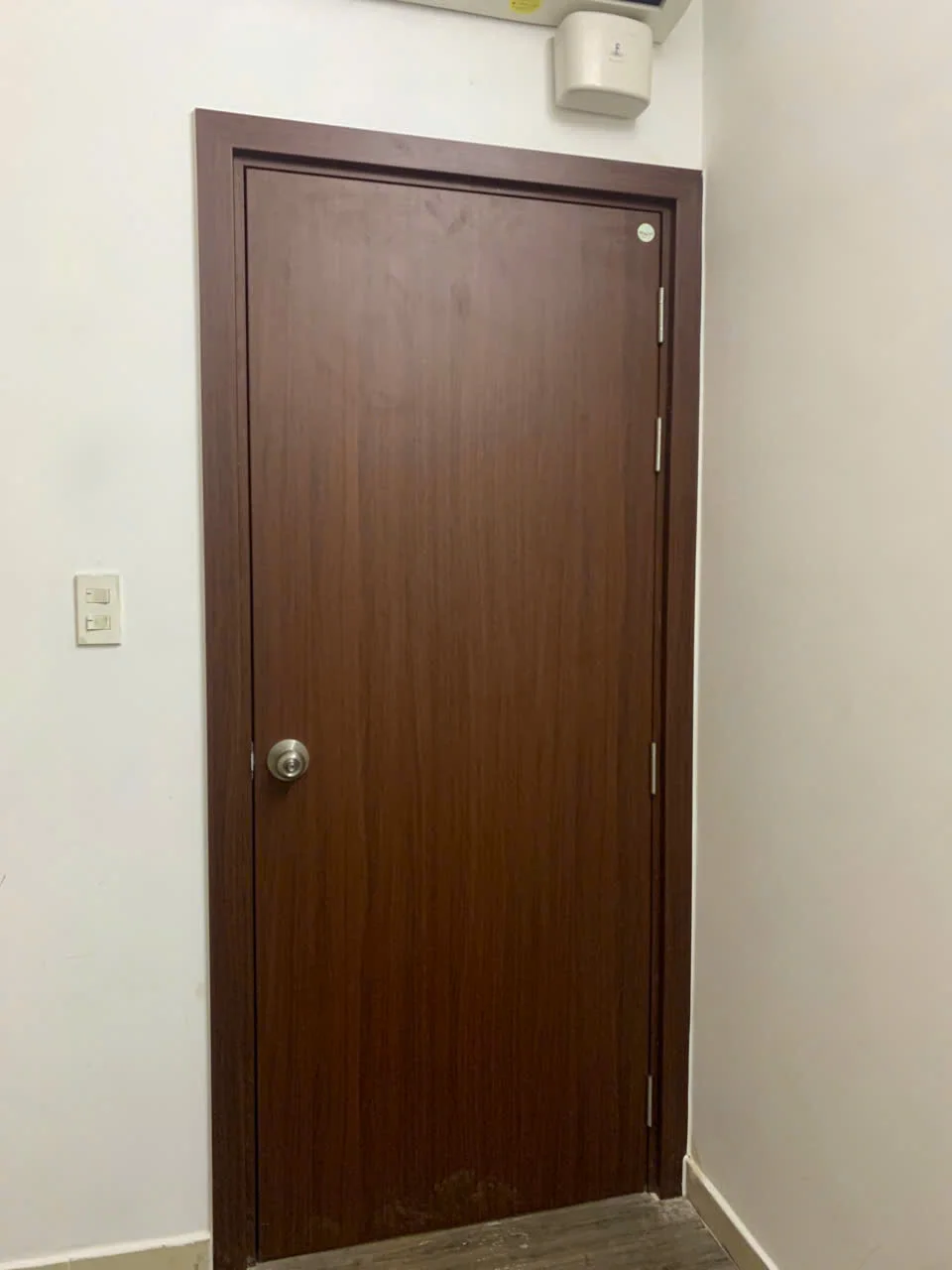 Giá cửa nhựa Composite tại Thuận An