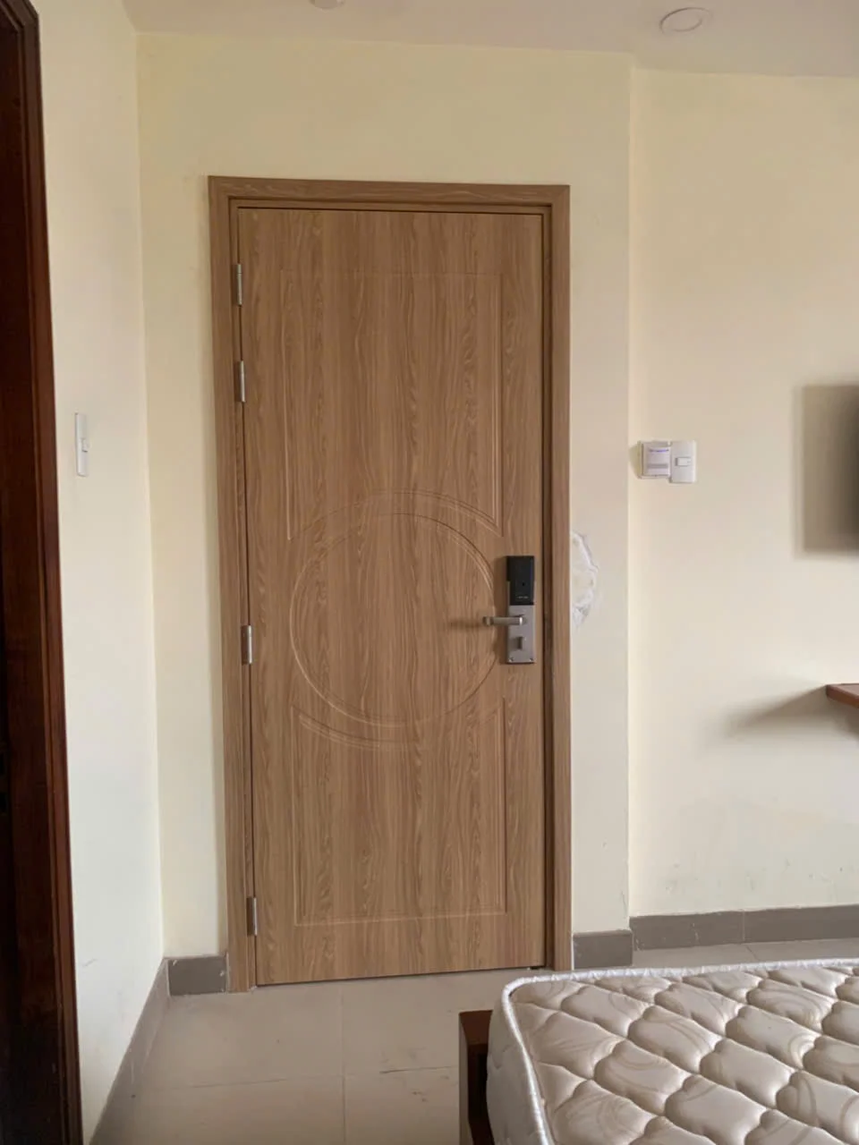 giá cửa nhựa Composite tại phường Bình Quới